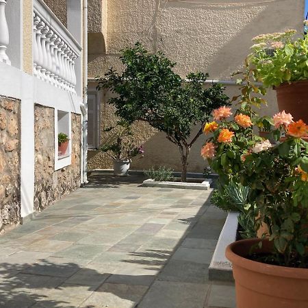 Olga'S Place Spetses Town Ngoại thất bức ảnh